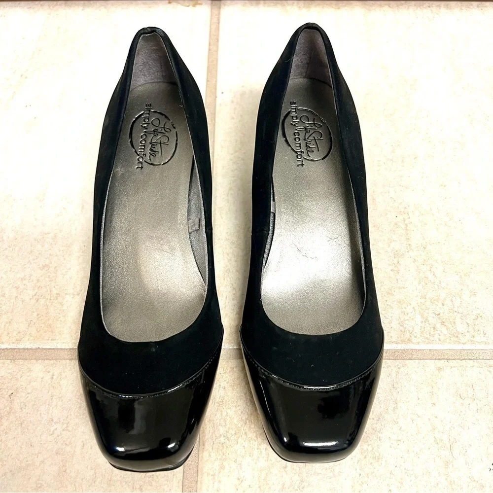Life Stride Simply Comfort Gibson Black Wedges heels comfort shoes Women Size: 6